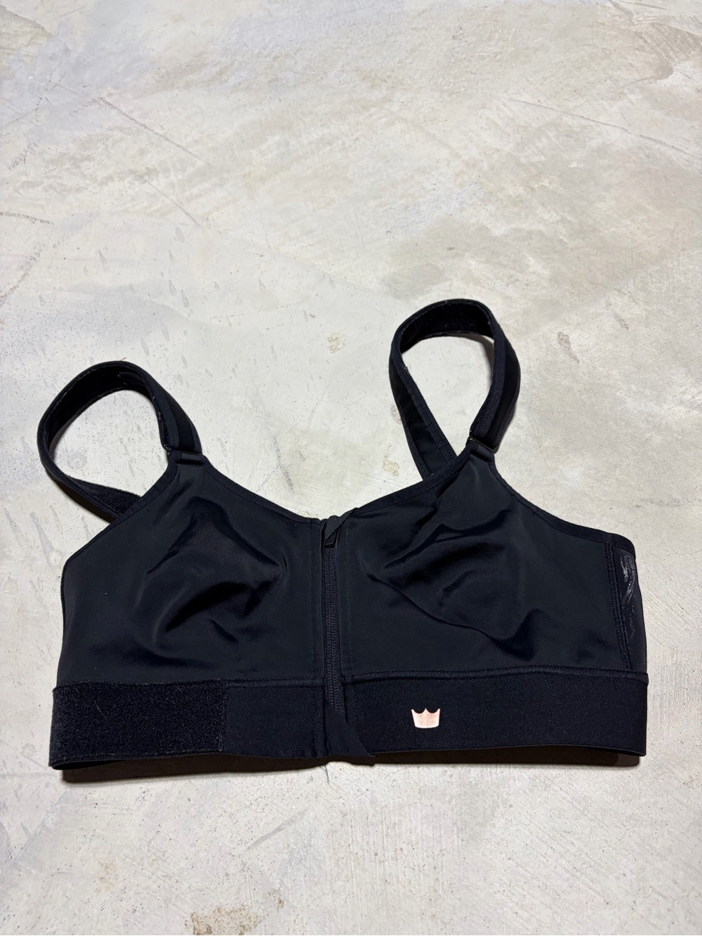 Shefit Front-Zip Black Sports Bra 1luxe